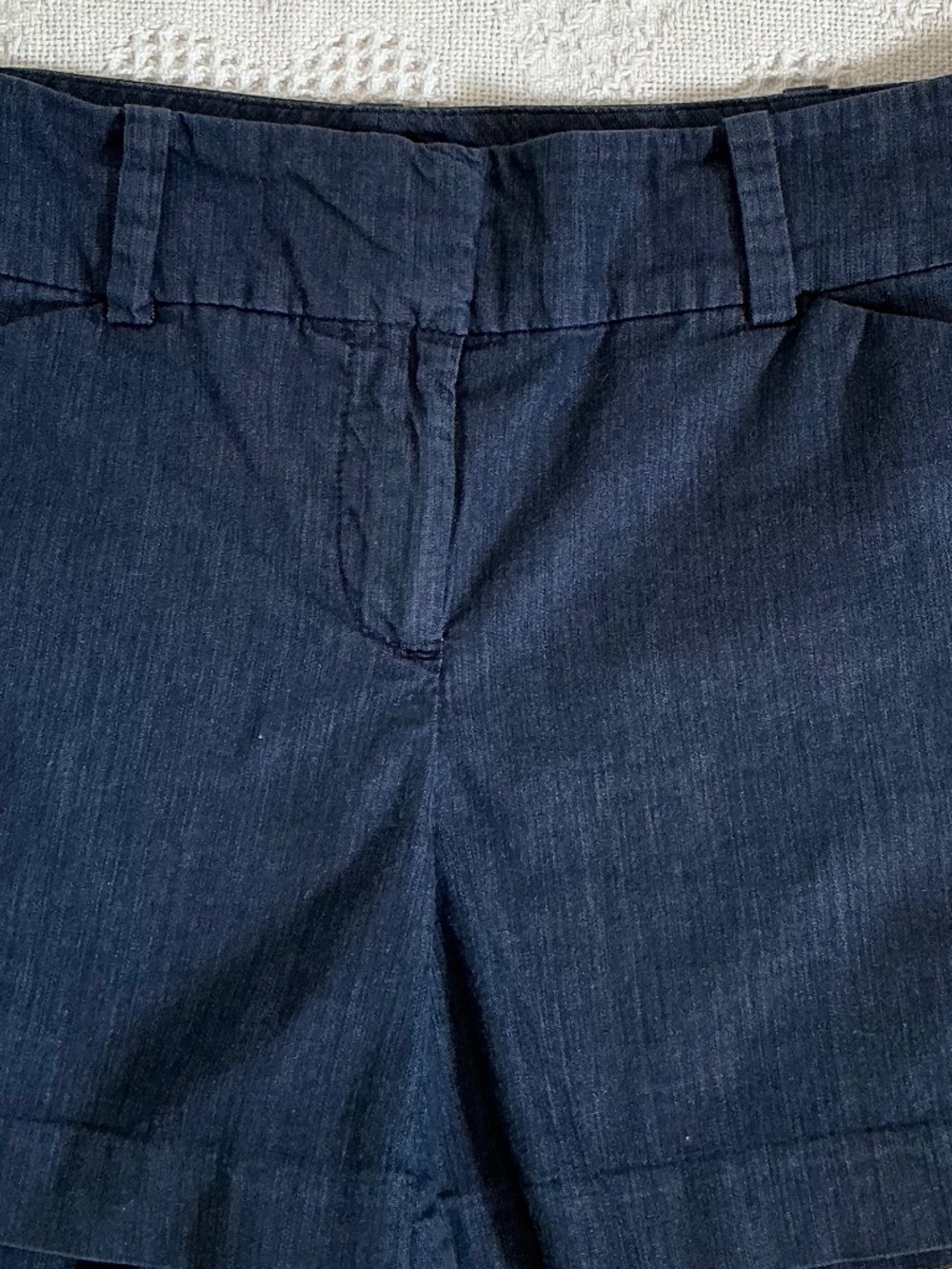 Ann Taylor Signature Chambray Navy Shorts Size 6 Petite Cotton Stretch - Picture 2 of 10